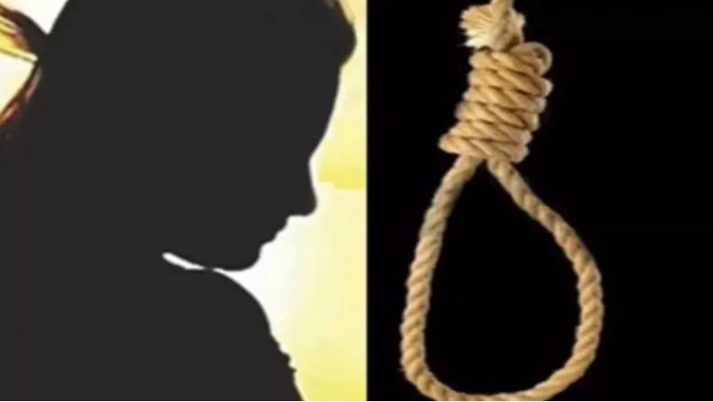 नोएडा में महिला पत्रकार ने सोशल मीडिया लाइव के दौरान की आत्महत्या की कोशिश, पुलिस ने बचाई जान