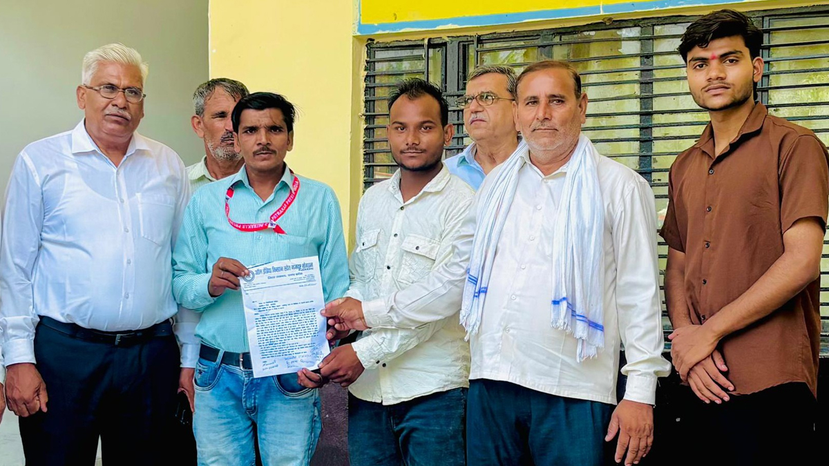 संभल में शिक्षिका पर तेजाब से हमला: संगठन ने पीड़िता के लिए की आर्थिक मदद की मांग, सौंपा ज्ञापन 