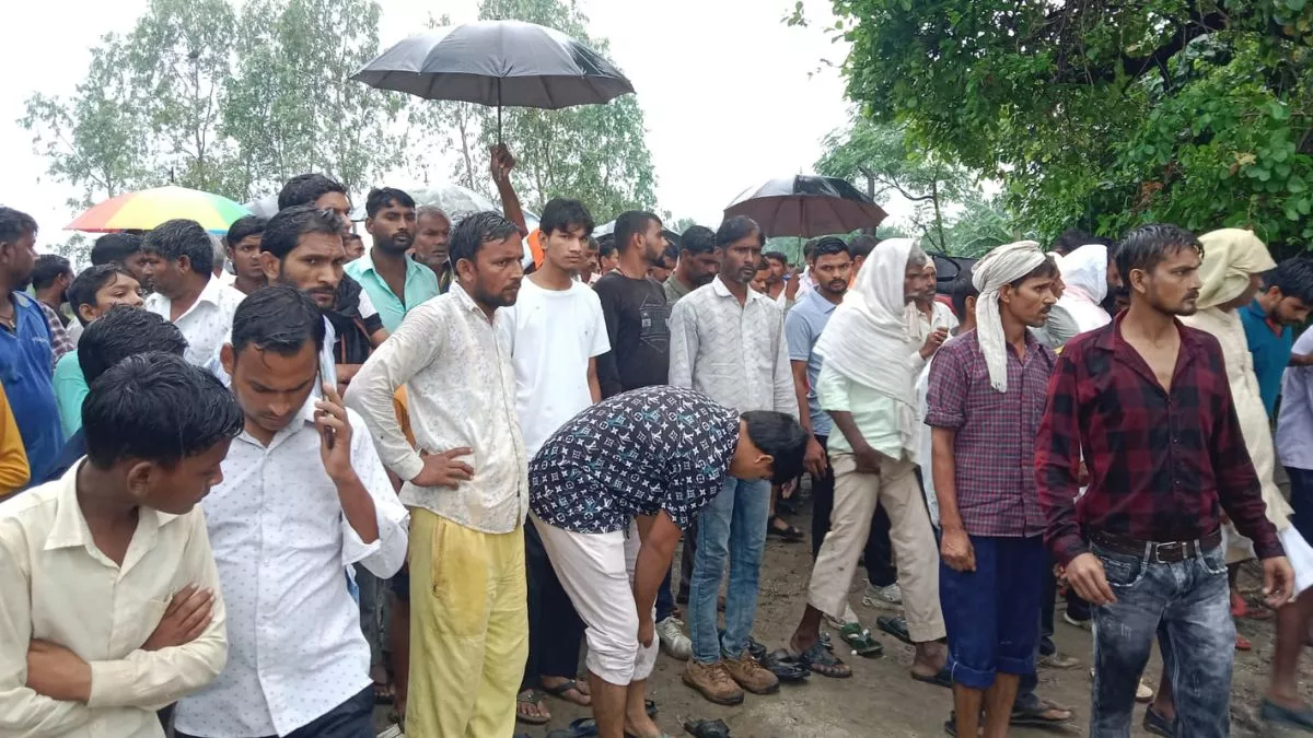 रोज़ी-रोटी की तलाश में गए मजदूर, लौटे जनाजे: टोंस नदी में बहकर छह की मौत, गांव में मातम पसरा