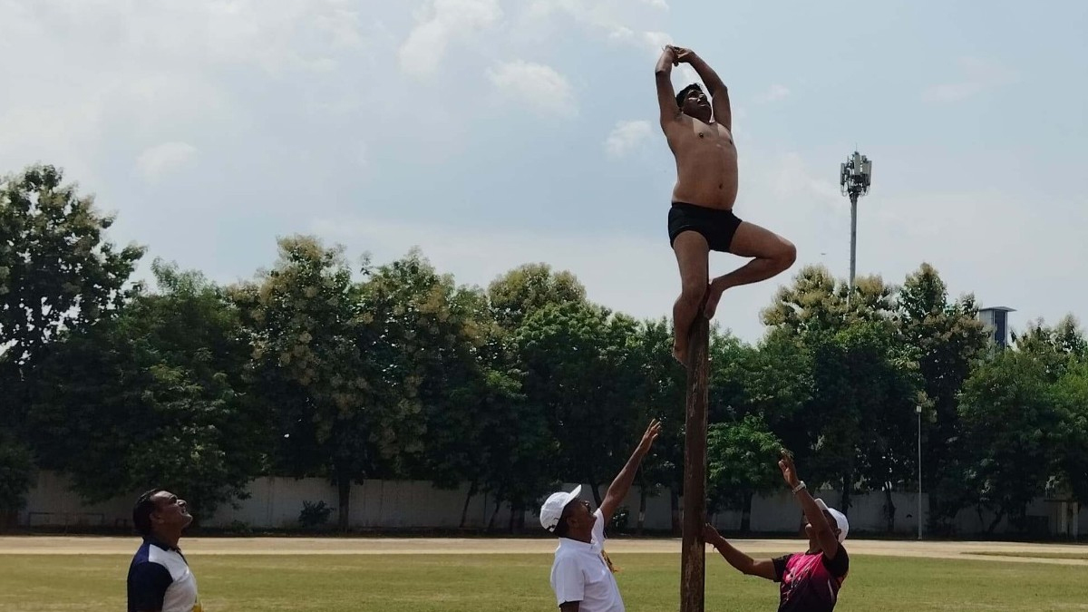 मुरादाबाद पुलिस लाइन में गूंजा मलखंब का जादू, पांच जिलों के खिलाड़ियों ने दिखाया दमखम