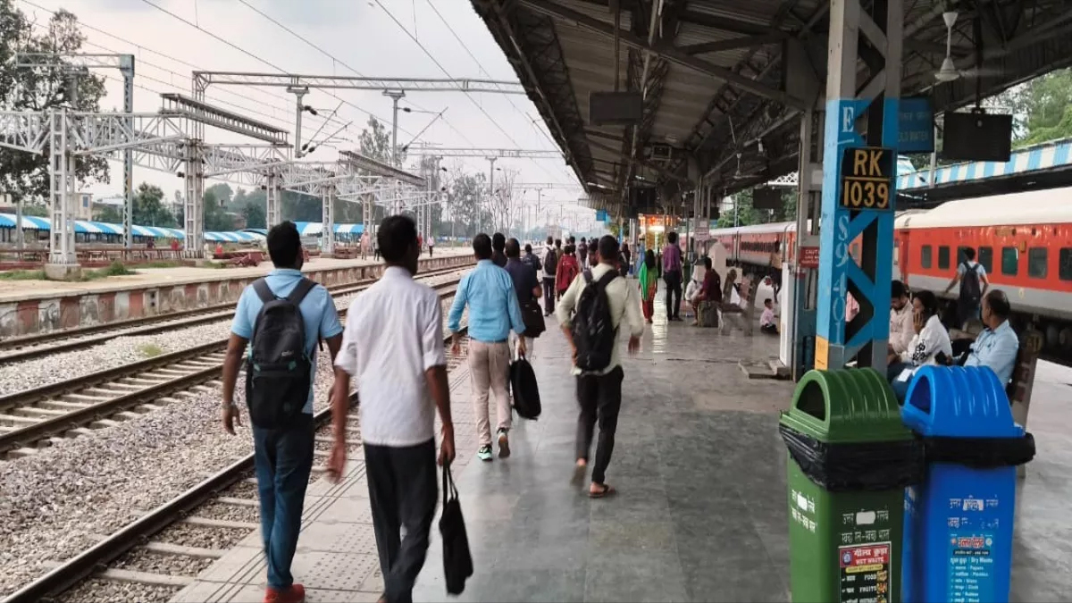 रुड़की रेलवे स्टेशन पर जननायक एक्सप्रेस से अफरातफरी, चेन पुलिंग से मची भगदड़; कई यात्री घायल
