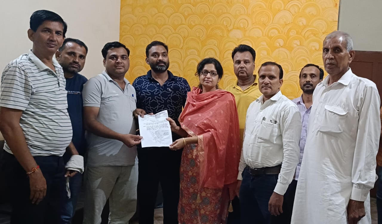 जानसठ नगर पंचायत बोर्ड बैठक में 9 सभासद नाराज, अधिशासी अधिकारी से विकास कार्य में निष्पक्षता की मांग