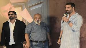 मेरठ पहुंचे अक्षय कुमार और अरशद वारसी, जॉली एलएलबी-3 के प्रमोशन में फैंस से की मुलाकात