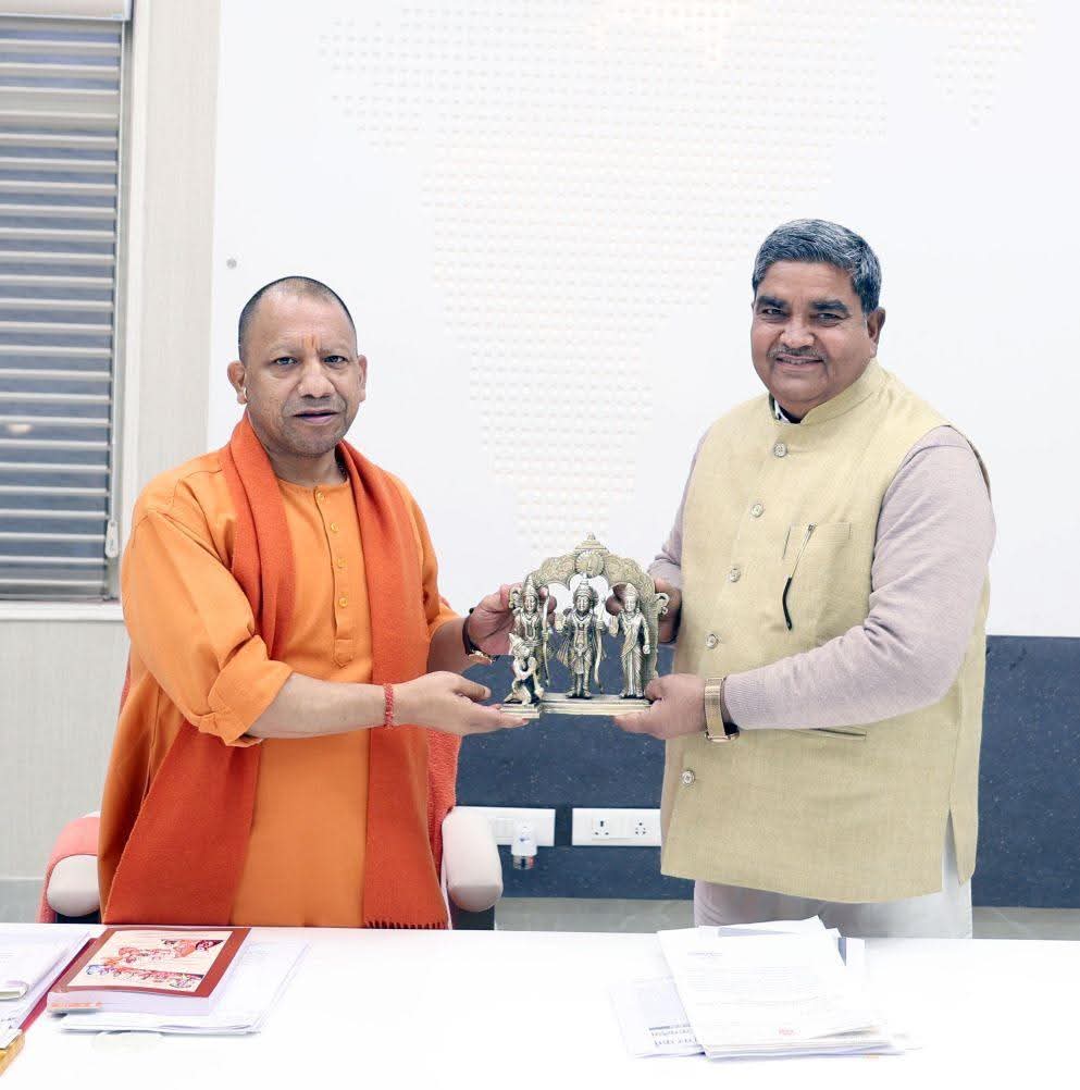 यूपी के बेसिक शिक्षा निदेशक ने रिश्वत में मांगे 25 लाख रुपये, BJP विधायक ने भेजी सीएम को शिकायत