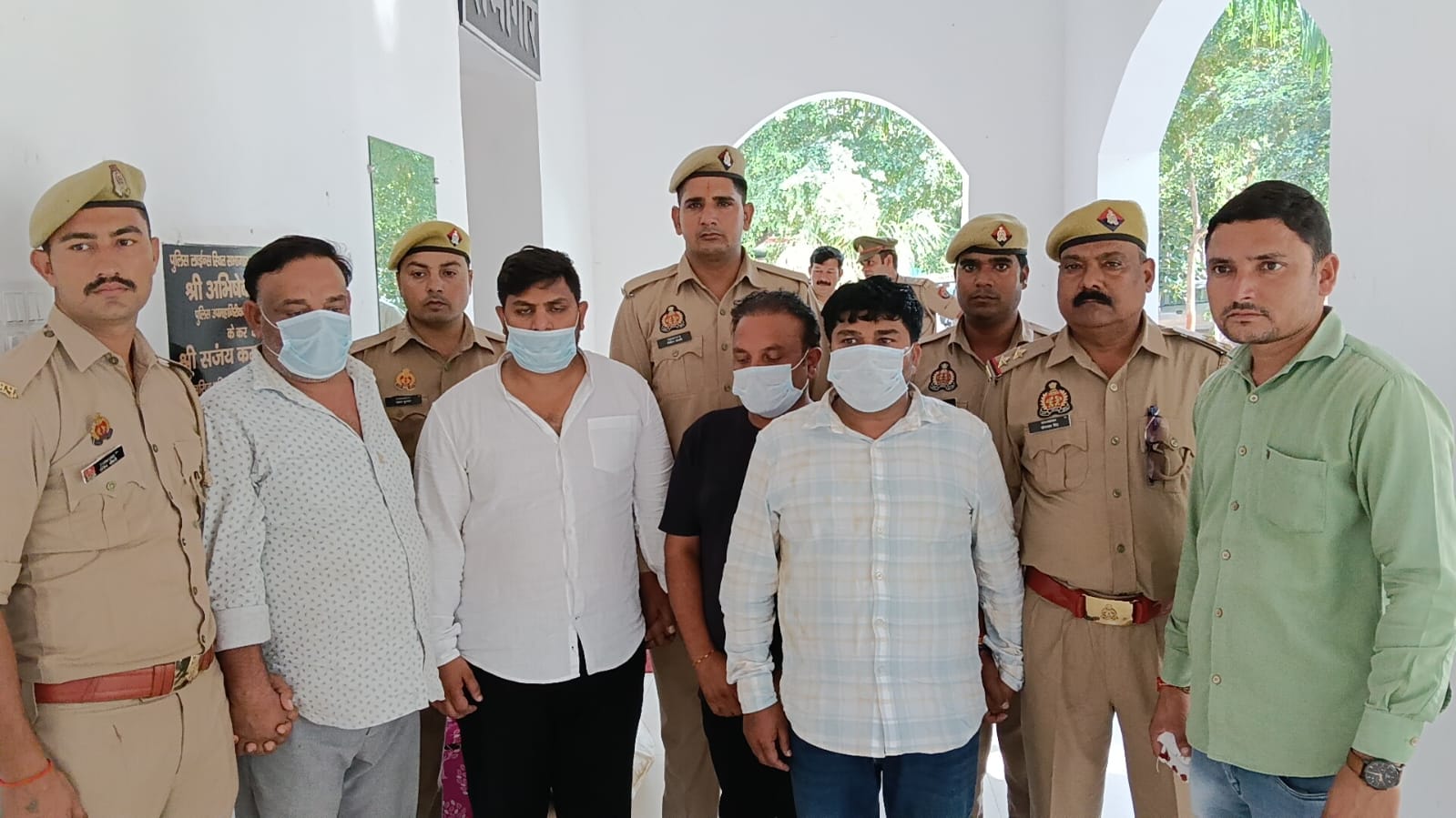 मुज़फ्फरनगर पुलिस की बड़ी कार्रवाई: ऑपरेशन सवेरा में 17 करोड़ के नशे के सामान के साथ 20 गिरफ्तार