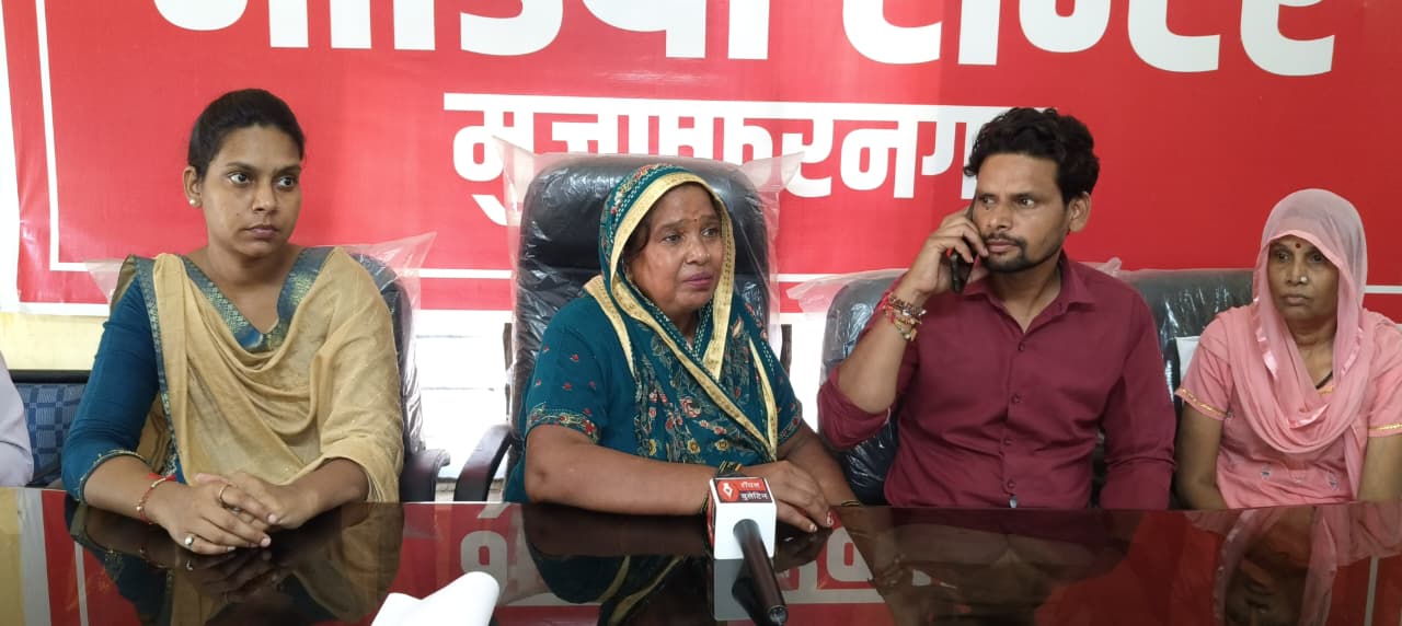 मुज़फ्फरनगर में सूदखोरों का आतंक, दहशत में परिवार, बोला - अब जीने की ताक़त नहीं, योगी से लगाई न्याय की गुहार