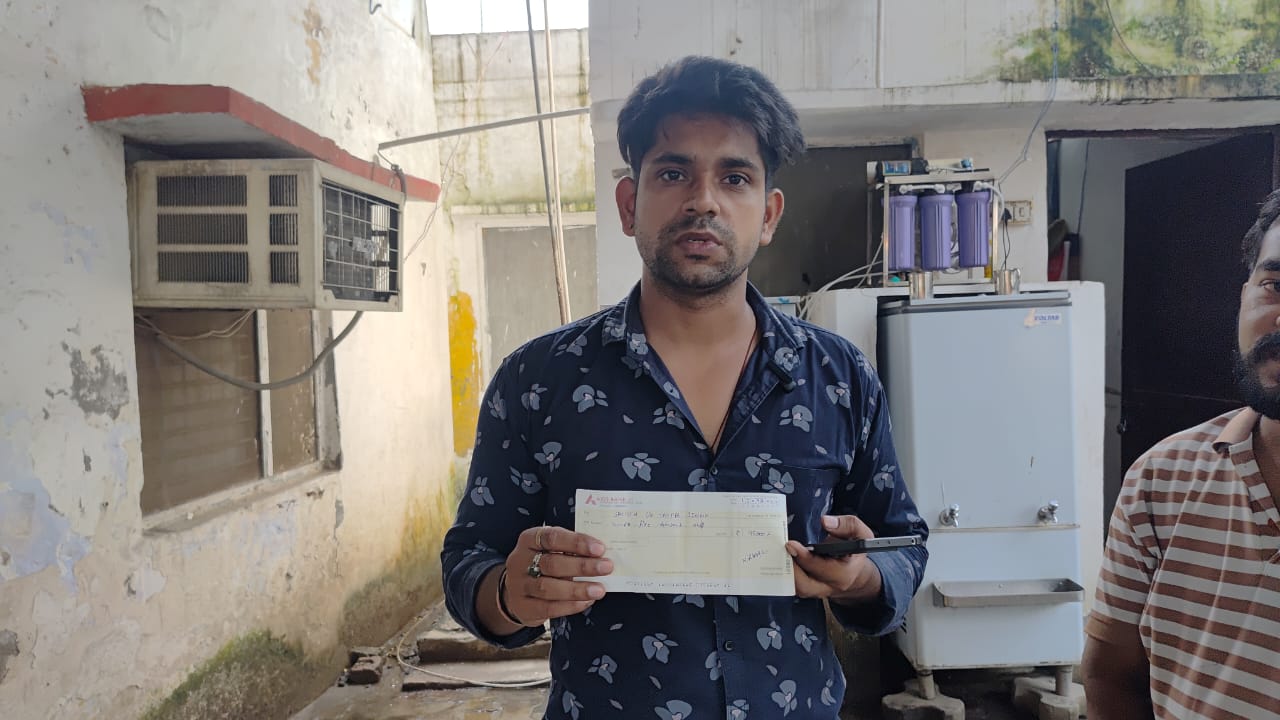 गाजियाबाद में ज्वेलर्स की दुकान पर टप्पेबाजी, असली चेन की जगह नकली चेन बदल ले गया युवक