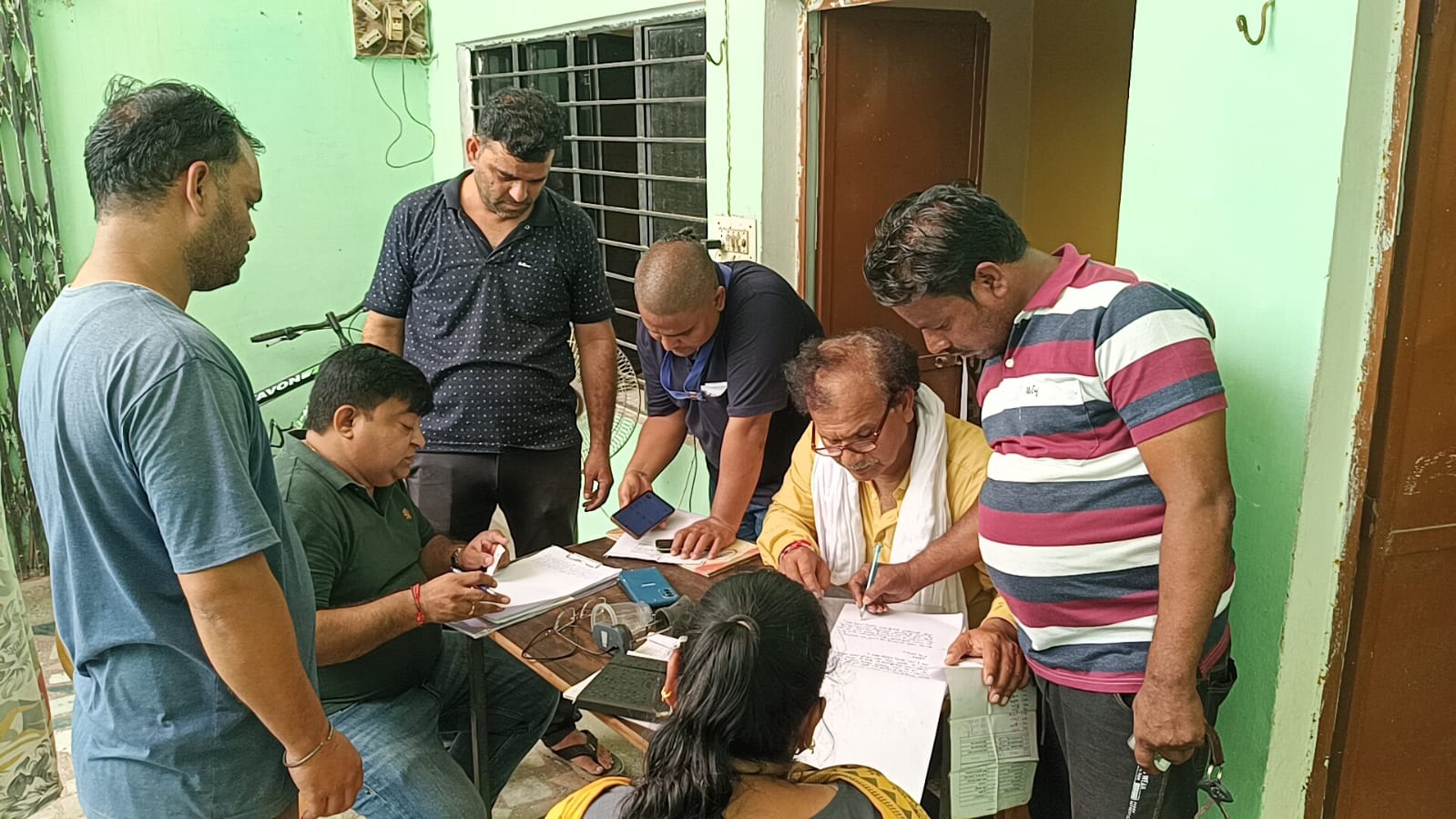 मुज़फ्फरनगर में राशन डीलर की दुकान सील, ग्राहकों की शिकायत पर हुई कार्यवाही