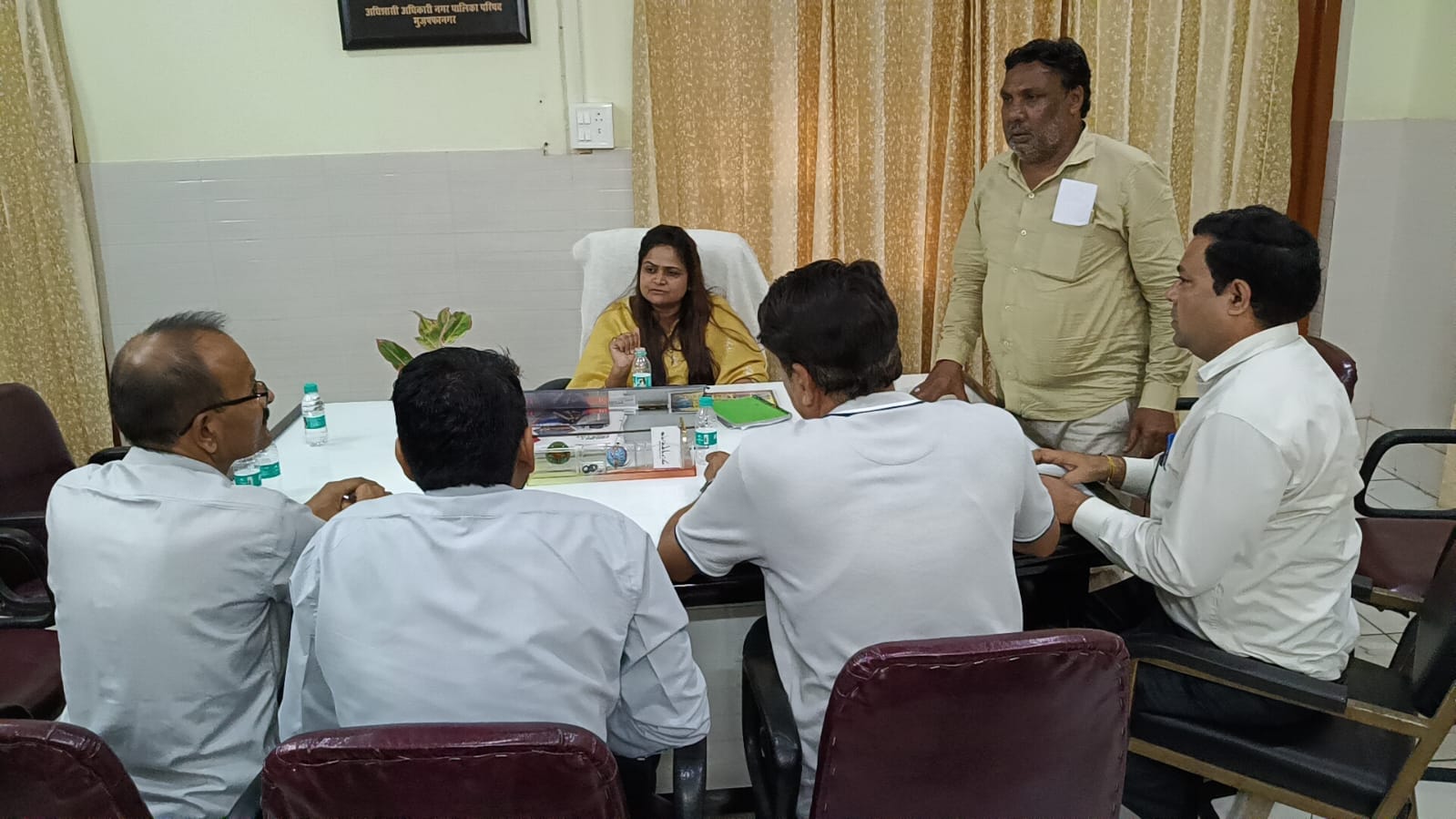 मुजफ्फरनगर पालिका कर्मचारियों की तीन दिन की कलमबंद हड़ताल खत्म, वेतन रोक हटाने का मिला आश्वासन