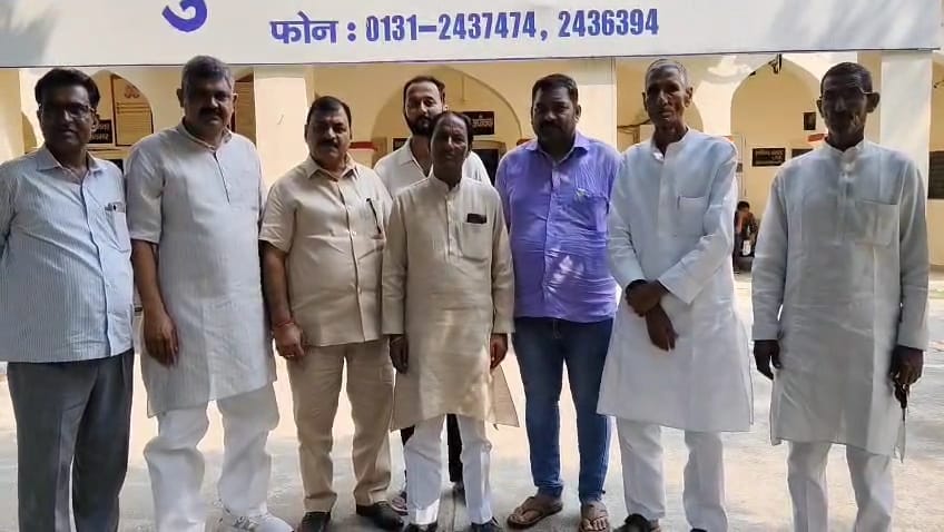 मुजफ्फरनगर में गुड़ व्यापारी के मुनीम पर लाखों के गबन का आरोप, बहीखाते लेकर हुआ फरार