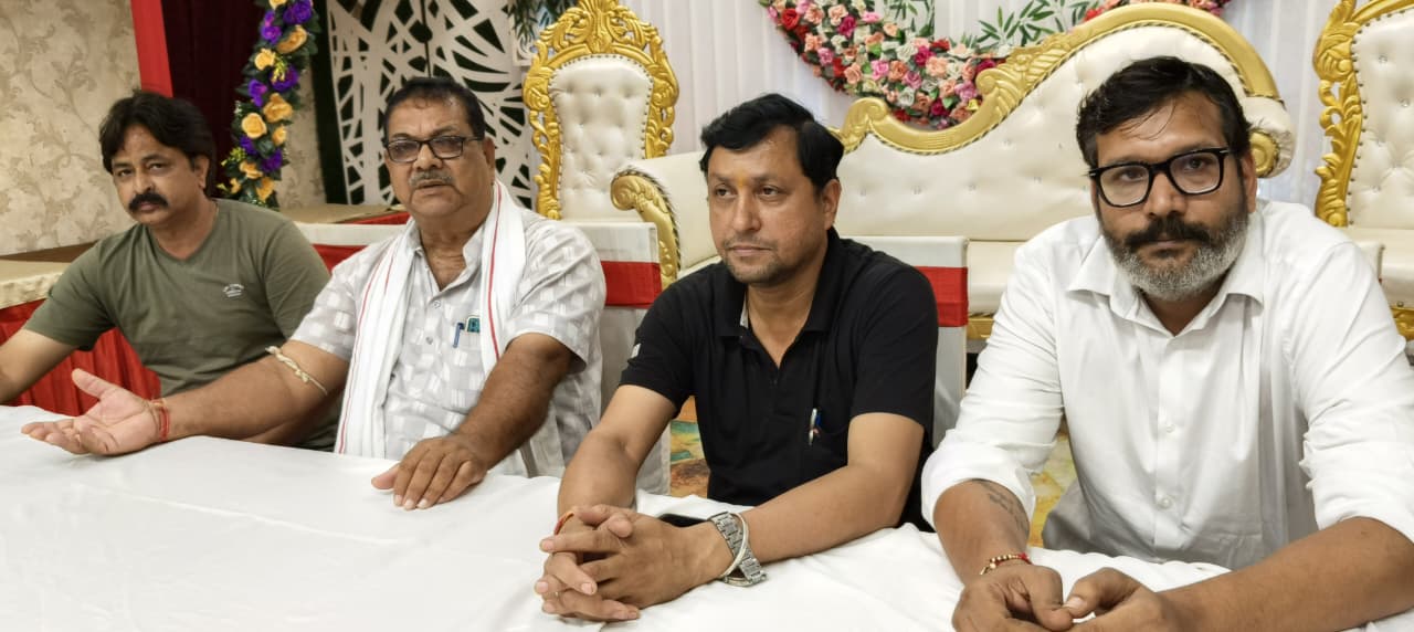 मुजफ्फरनगर के शिव मंदिर जीर्णोद्धार में बाधा, समिति ने पुजारन परिवार पर अफवाह फैलाने का आरोप लगाया,प्रशासन से कार्रवाई की मांग 