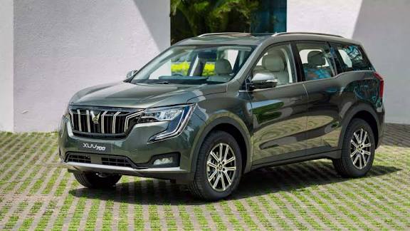 GST कट और फेस्टिवल ऑफर्स के बाद Mahindra XUV700 फैमिली SUV 2.24 लाख रुपये तक सस्ती, जानिए नई कीमत, फीचर्स और इंजन परफॉर्मेंस
