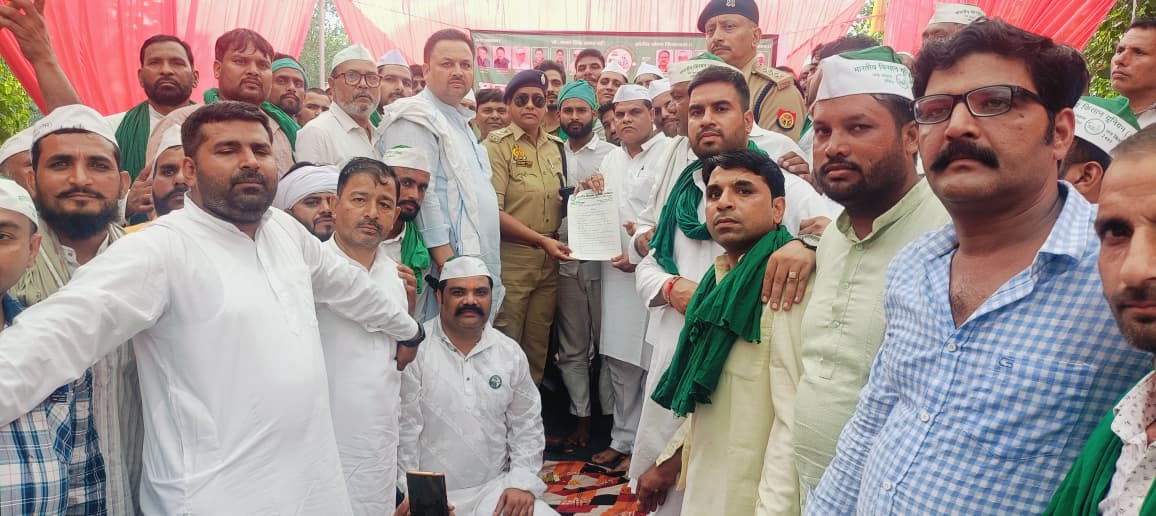 लखनऊ में भाकियू तोमर की महापंचायत, सरकार को सौंपा 35 सूत्रीय मांग पत्र,बोले- मांगे नहीं मानी गईं तो आंदोलन होगा उग्र