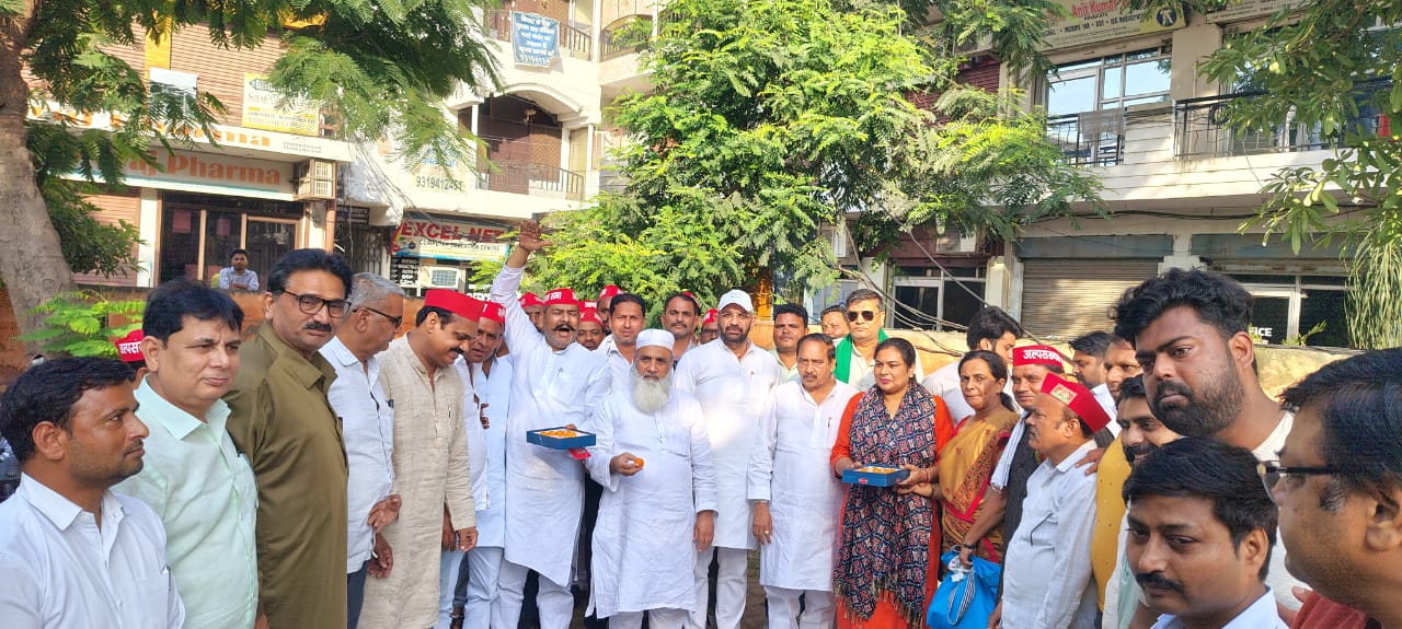 आजम खान की जेल से रिहाई, मुजफ्फरनगर में समाजवादी पार्टी का जोरदार जश्न, लगाए जिंदाबाद के नारे