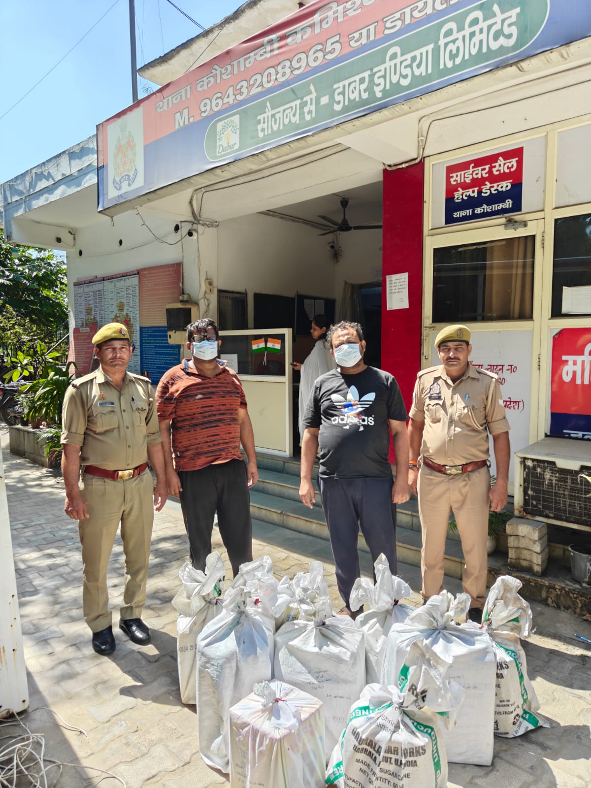 गाजियाबाद में नकली मधुसूदन देसी घी का भंडाफोड़, दो दुकानदार गिरफ्तार
