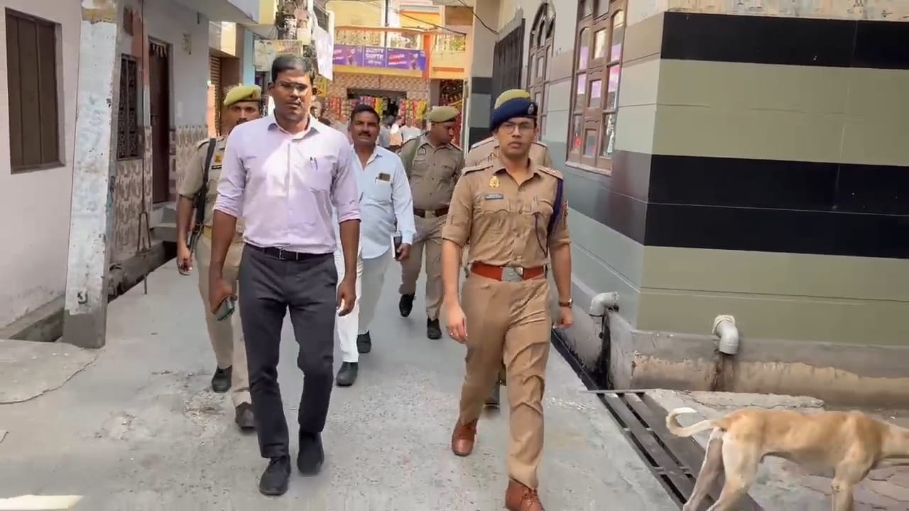 मुजफ्फरनगर में घर के अंदर मिली नशीली दवाइयों की बड़ी खेप, जांच में जुटी पुलिस