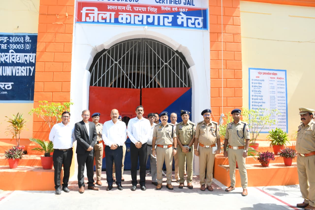 मेरठ में जेल, बाल गृह और नारी निकेतन में व्यवस्थाएं जांचीं, महिलाओं को किया जागरूक