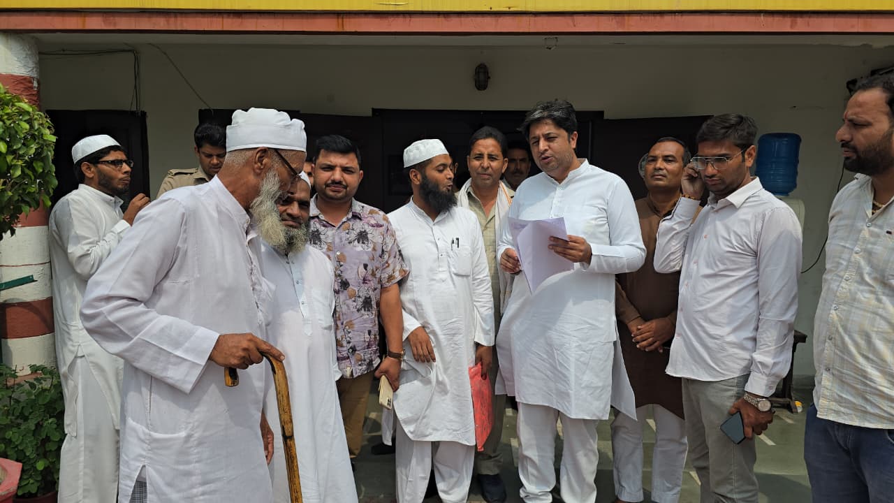 मुजफ्फरनगर में दारुल उलूम रफीकिया मदरसे पर हाई टेंशन लाइन का खतरा, RLD सांसद ने DM को लिखा पत्र