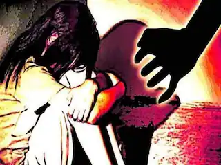 3 साल से ब्लैकमेल कर रहा था दुष्कर्मी, मुजफ्फरनगर के कुटेसरा में ग्रामीणों ने आरोपी को घर में घुसते ही दबोचा