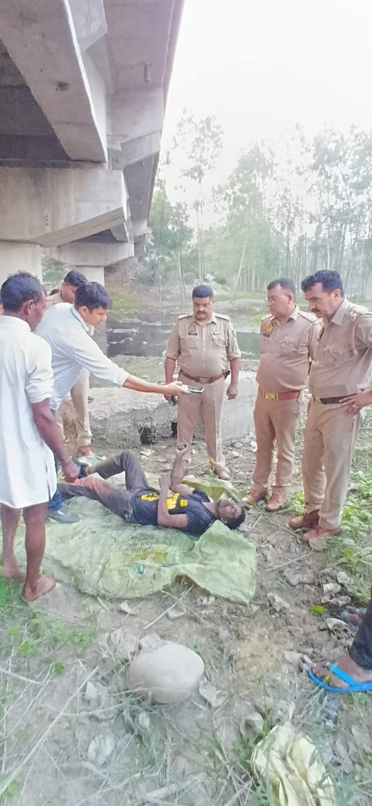देवबंद में नाले में युवक का शव मिला,नहीं हुई शिनाख्त