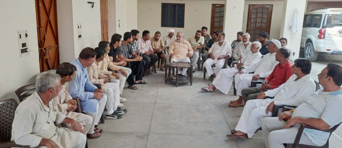 शामली में गन्ना मूल्य बढ़ाने की मांग पर भैंसवाल में किसानों की बैठक, आंदोलन की बनी रणनीति