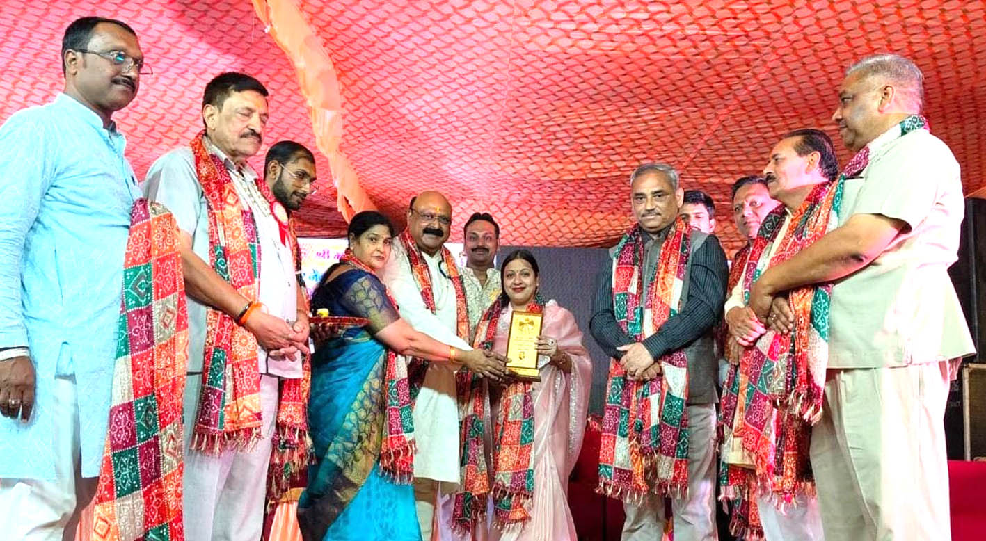 सहारनपुर में विराट कवि सम्मेलन: देशभक्ति, हास्य और धर्म की त्रिवेणी ने बांधा समा