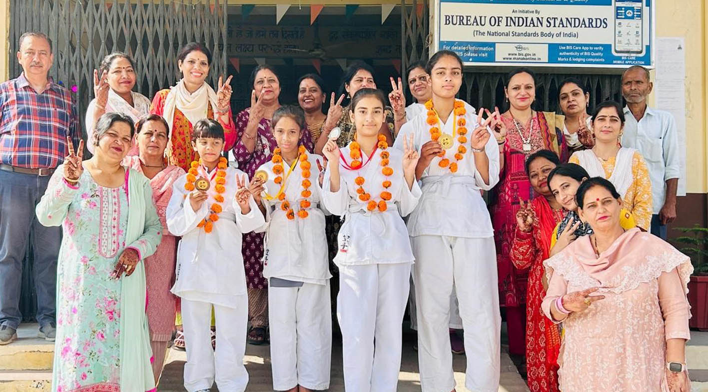 राज्य स्तरीय कराटे प्रतियोगिता में सहारनपुर की बेटियों ने लहराया परचम, दो स्वर्ण और दो कांस्य पदक जीते