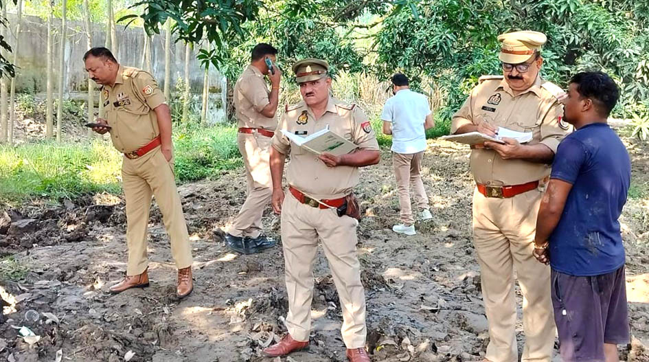 सहारनपुर: खजुरी अकबरपुर के जंगल में पेड़ से लटका मिला युवक का शव, पुलिस जांच में जुटी