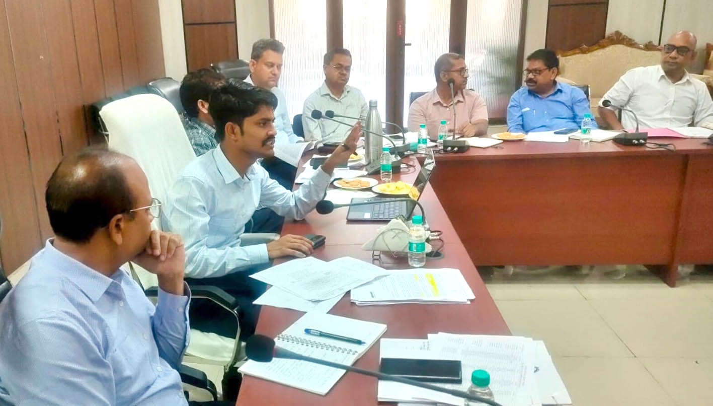 सहारनपुर में नगर निगम में शामिल 32 गांवों के विकास पर नगरायुक्त ने पार्षदों संग की बैठक