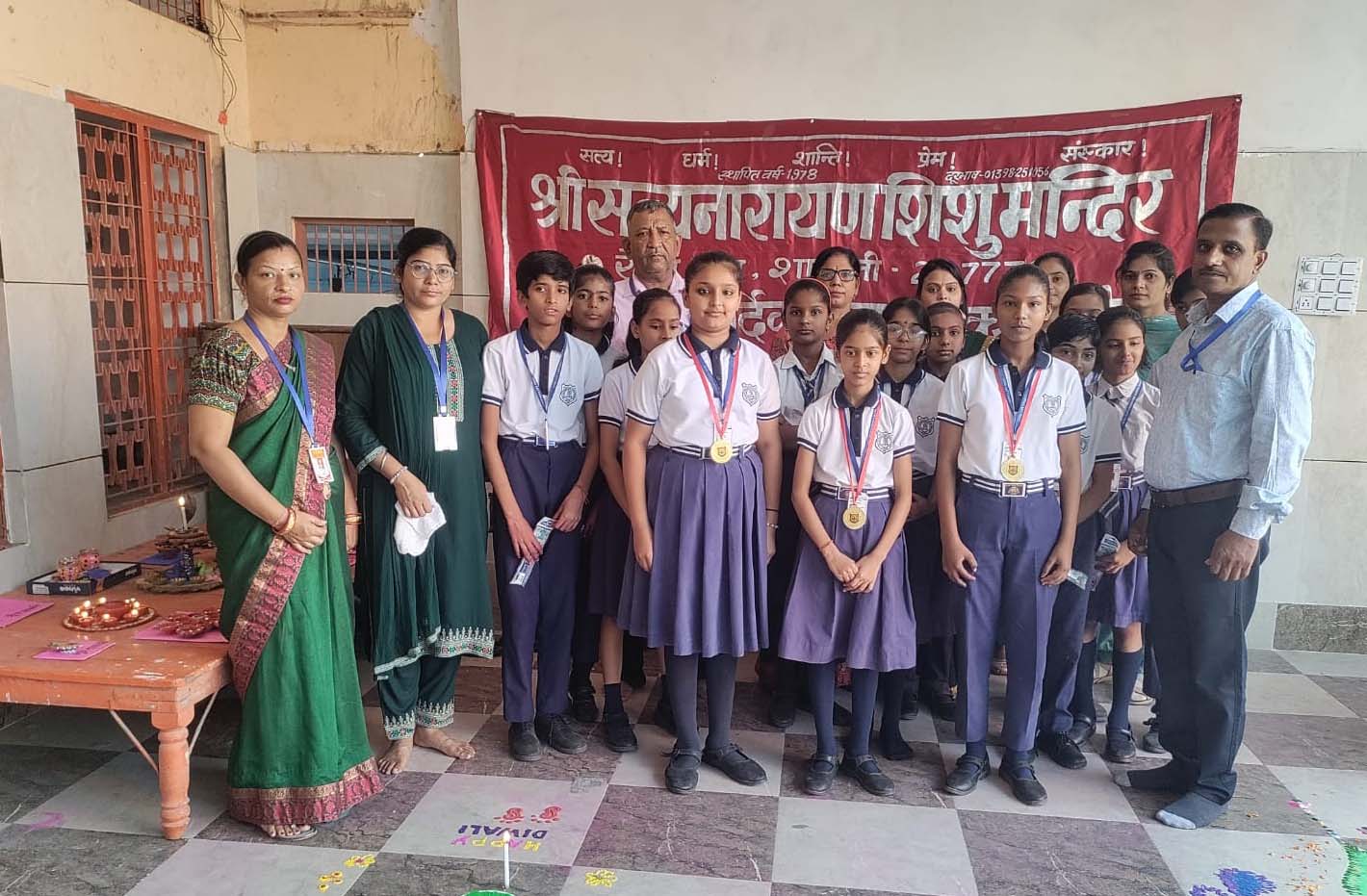 शामली में दीपावली पर रंगोली व दिया सजावट प्रतियोगिताओं से बच्चों ने दिखायी प्रतिभा