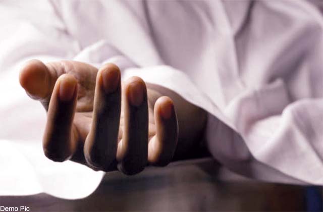 नोएडा में पटाखा विवाद ने लिया रंग, रिटायर्ड फौजी की ईंट से हत्या