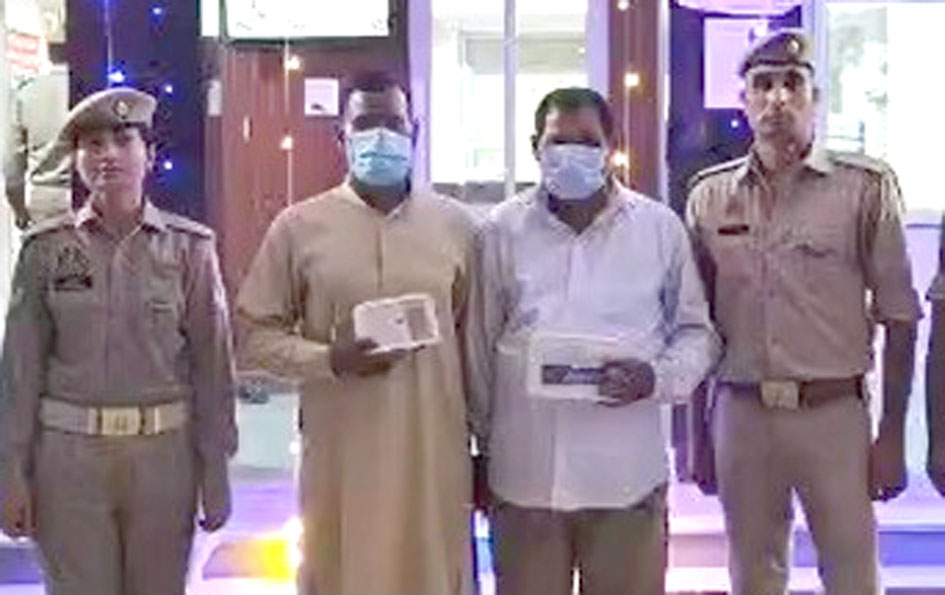 सहारनपुर पुलिस ने कार का शीशा तोड़कर चोरी करने वाले दो शातिर चोर गिरफ्तार किए