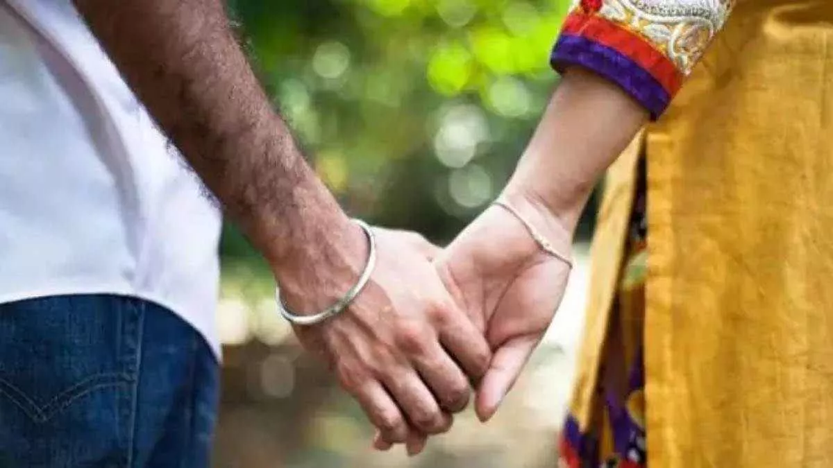 प्रेमिका की शादी की जिद से तनावग्रस्त युवक ने फांसी लगाकर आत्महत्या का किया प्रयास, समय रहते बची जान
