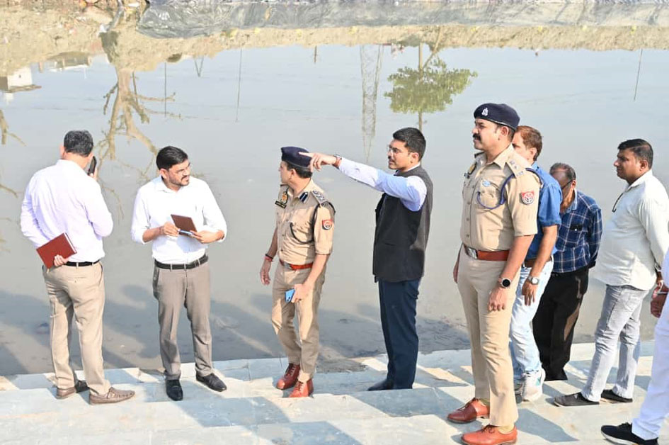 सहारनपुर: जिलाधिकारी व एसएसपी ने छठ पूजा से पहले मानकमऊ घाट का निरीक्षण कर सुरक्षा व व्यवस्थाओं के दिए निर्देश