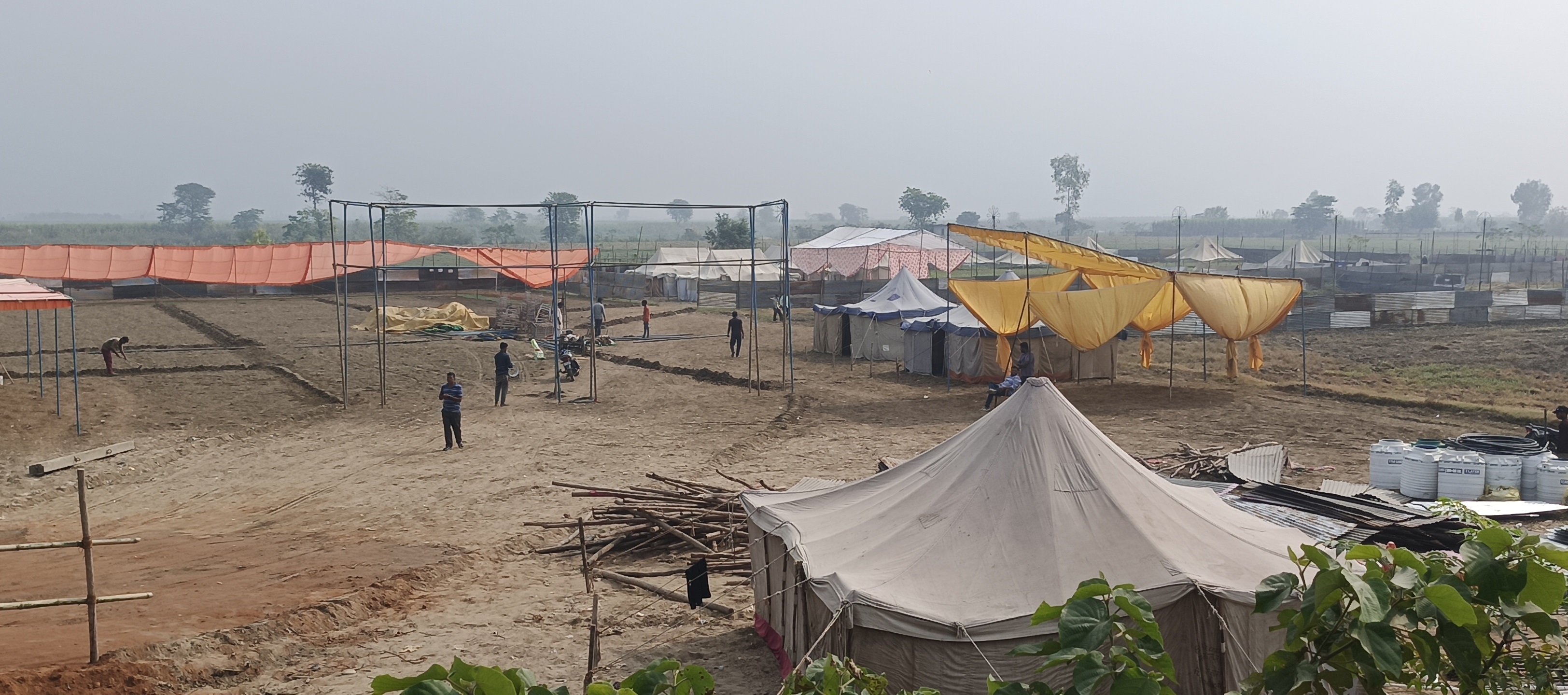 शुकतीर्थ में प्रशासनिक हलचल तेज: VIP आगमन की तैयारी, 2 नवंबर को होगा विशाल स्क्रीन का उद्घाटन