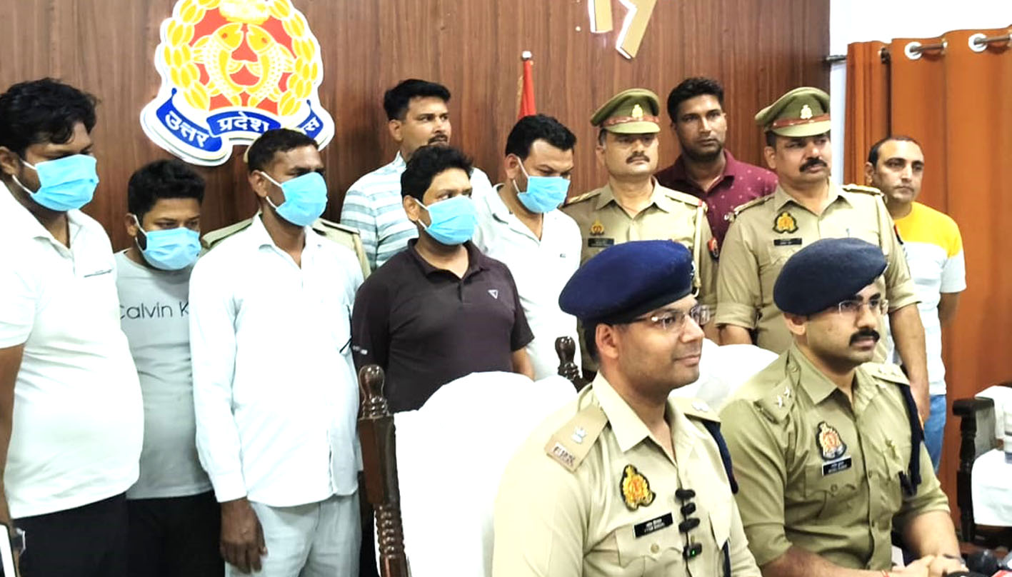 सहारनपुर पुलिस ने फर्जी डिग्री और मार्कशीट बनाने वाले गैंग के पांच सदस्यों को गिरफ्तार किया