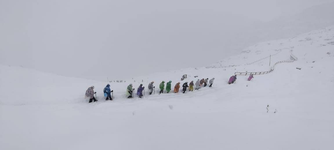 उत्तराखंड में बारिश-बर्फबारी से बढ़ी ठंड, चार धाम और हेमकुंड साहिब बर्फ से ढके