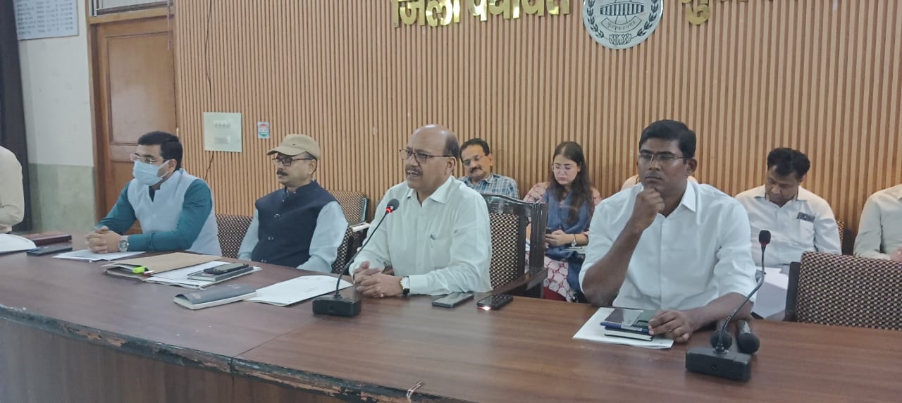 मुजफ्फरनगर: मतदाता सूची का विशेष प्रगाढ़ पुनरीक्षण शुरू, डीएम उमेश मिश्रा ने राजनीतिक दलों से मांगा सहयोग