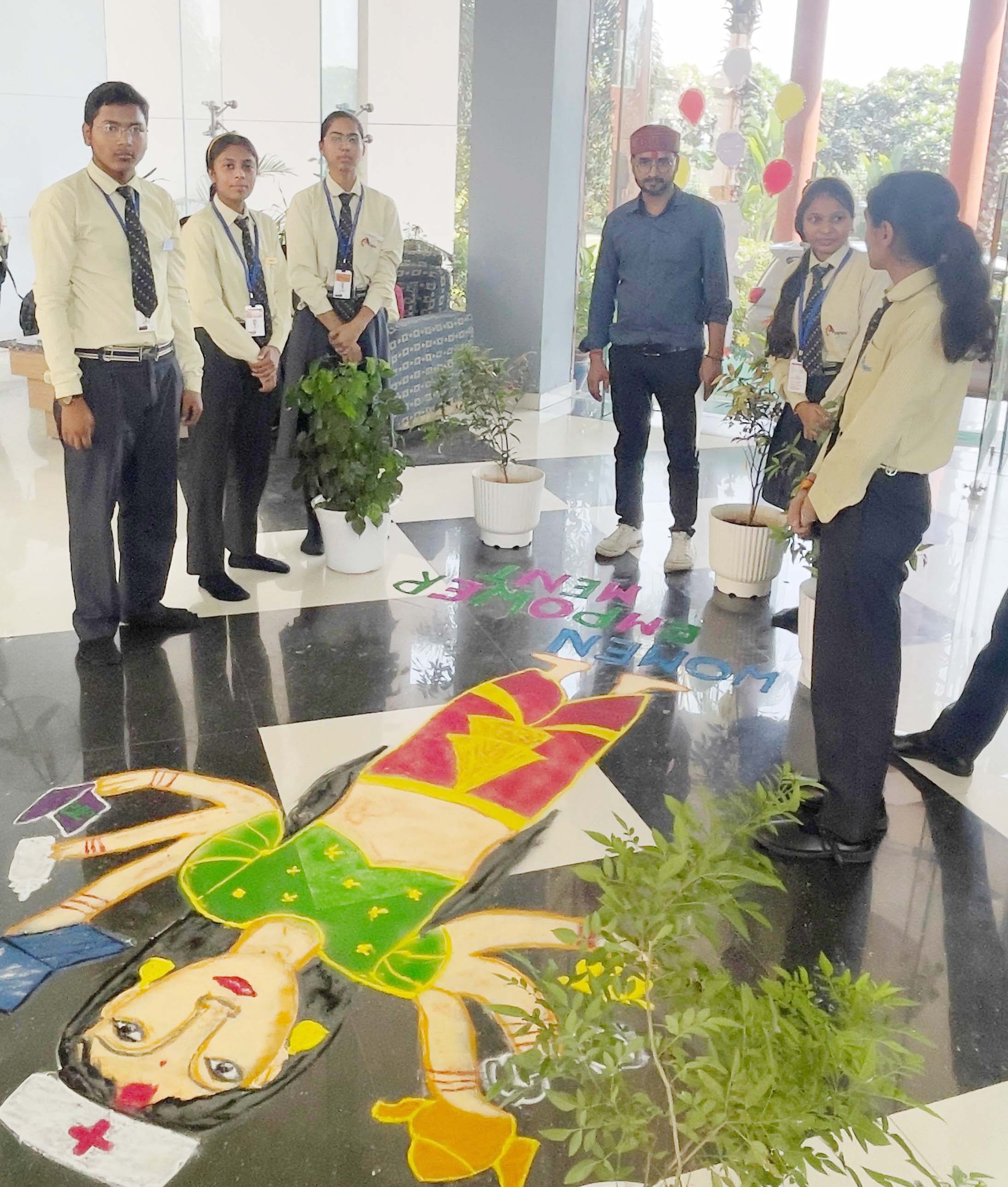 शामलीः मेपल्स एकेडमी में दीपावली पर्व धूमधाम से मनाया गया, रंगोली प्रतियोगिता रही आकर्षण का केंद्र