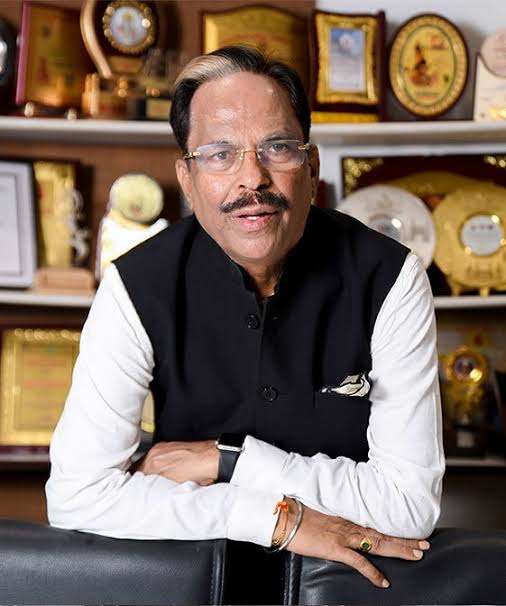 आगरा में जूता काराेबारी व्यापारी को इनकम टैक्स का डर दिखाकर 5 करोड़ रुपये की फिरौती मांगी