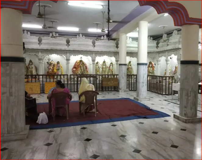 नोएडा के शिव दुर्गा मंदिर में चोरों का धावा, 5.5 किलो चांदी की मूर्तियों से चोरी