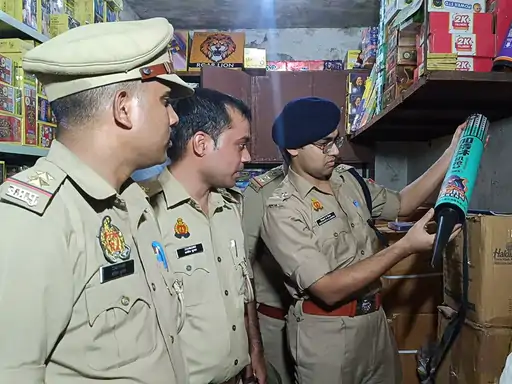 भाजपा नेता कन्हैया शर्मा समेत अन्य पर ₹1 करोड़ के अवैध पटाखों के भंडारण का मुकदमा दर्ज, सात गोदाम सील