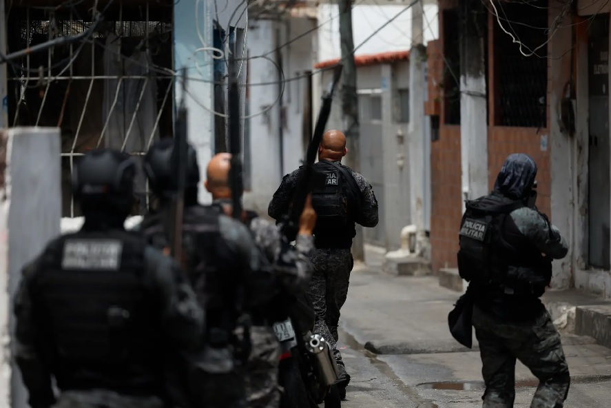 रियो डी जेनेरियो में ड्रग कार्टेल के खिलाफ बड़ा अभियान, 64 की मौत, 81 अपराधी गिरफ्तार