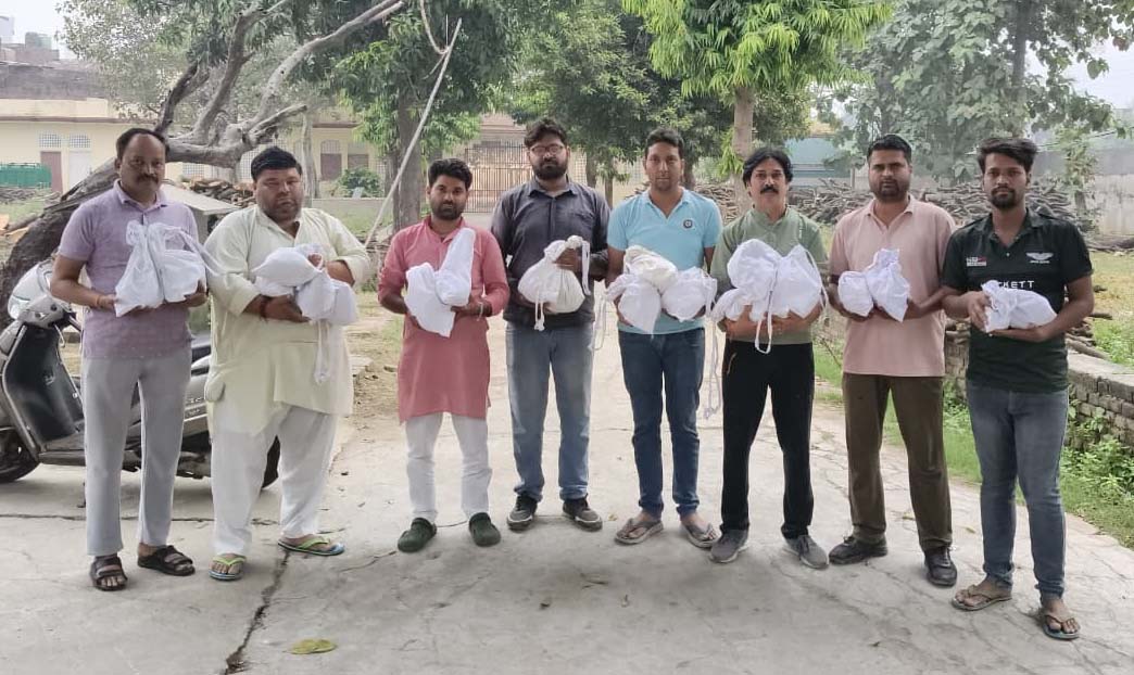 शामली में अंतिम यात्रा सेवा समूह ने 21 लावारिश शवों का अंतिम संस्कार कर गंगा में विसर्जन किया