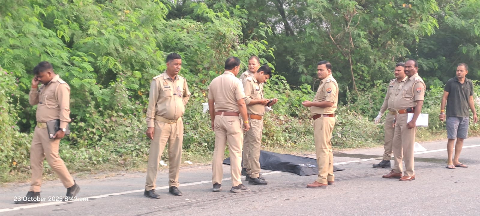 उरई में झांसी-कानपुर हाईवे पर भीषण सड़क हादसे में वृद्ध की मौत, दामाद गंभीर घायल