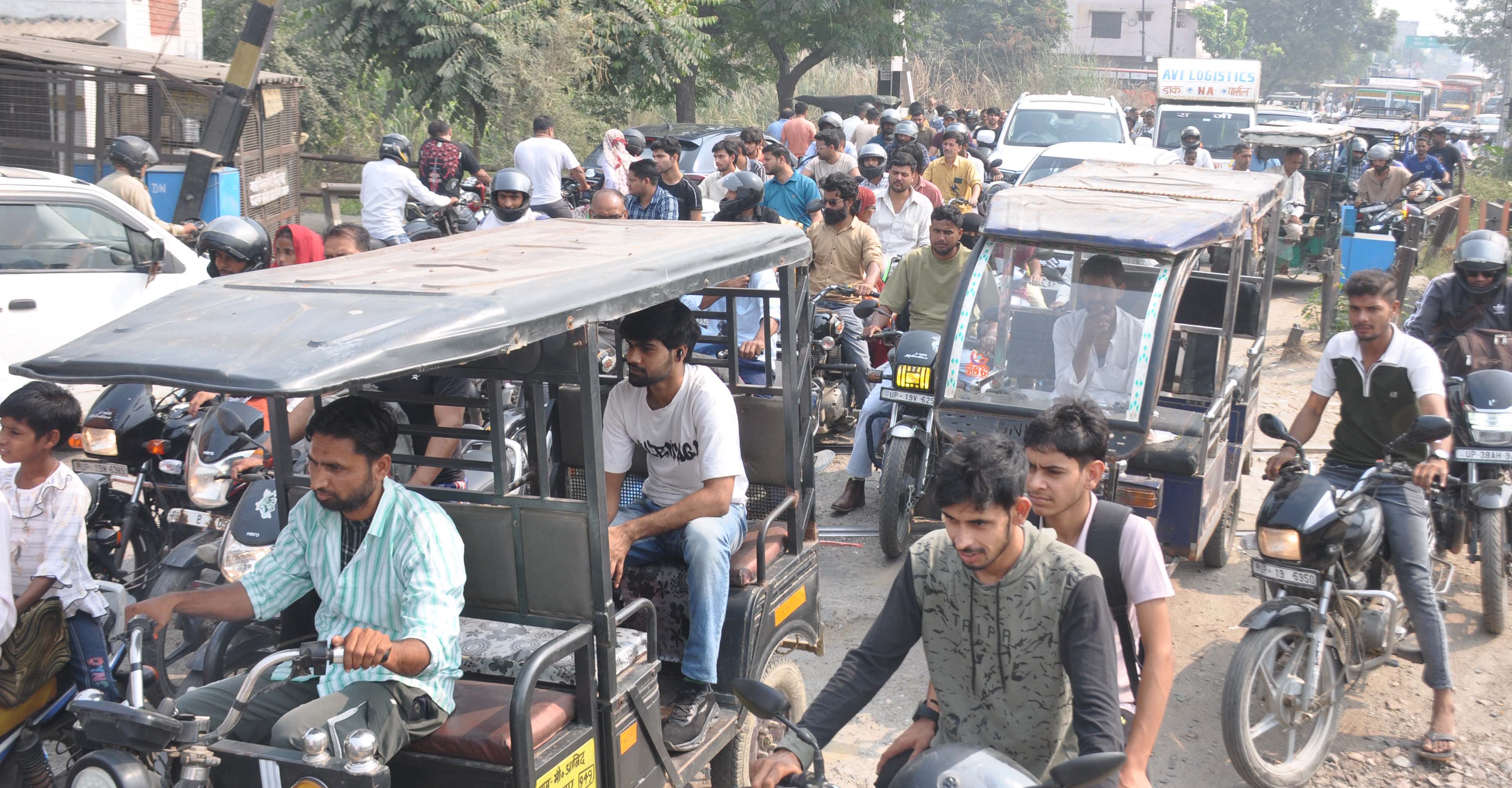 शामली शहर में जाम की समस्या बढ़ी, शुगर मिल पेराई सत्र से पहले प्रशासन की चिंता