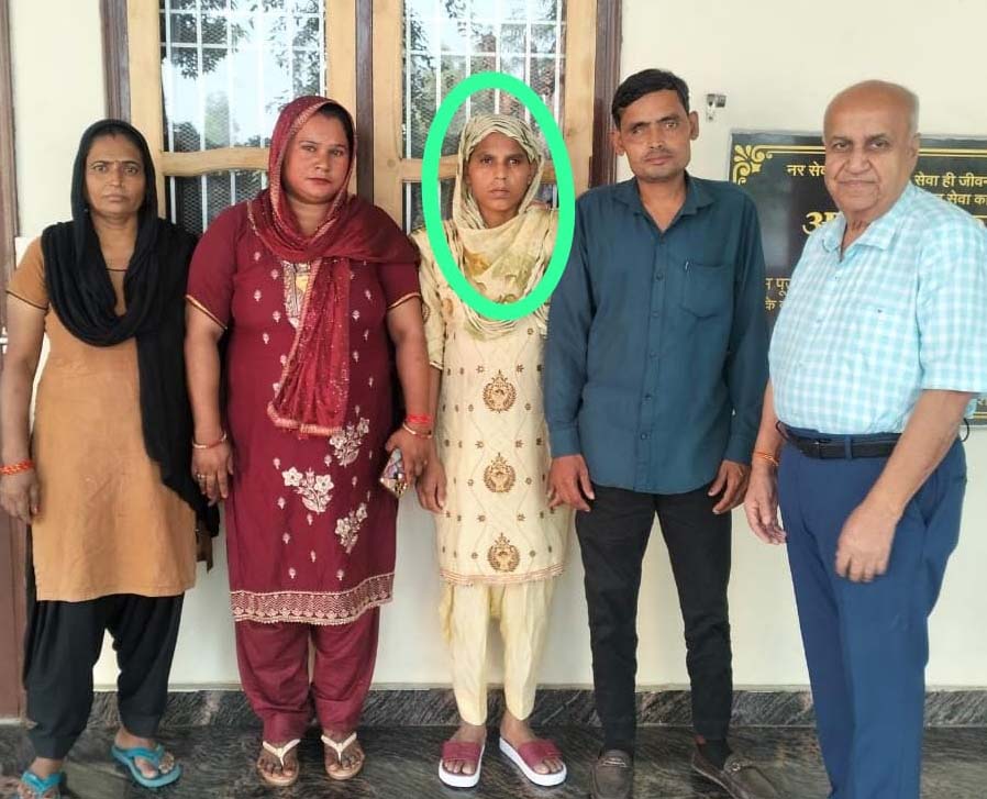 शामली में आठ महीने बाद लापता महिला कुसुम का परिवार से भावुक मिलन