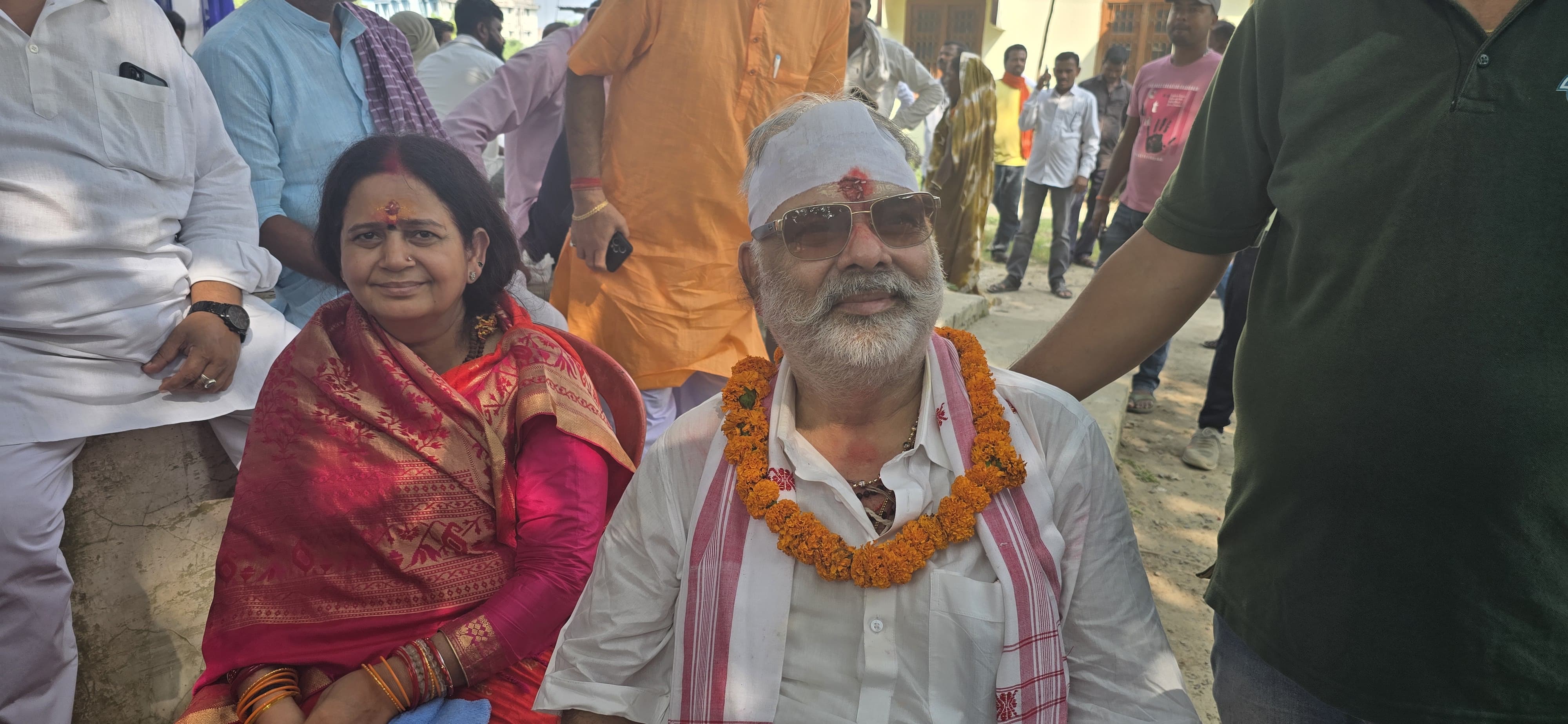 बिहार बीजेपी में 'घर की लड़ाई', BJP MLC के बेटे ने VIP के टिकट पर भरा पर्चा; अररिया में भी बगावत