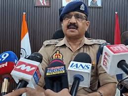 शर्मनाक! मदरसे ने 8वीं की छात्रा से मांगा 'वर्जिनिटी सर्टिफिकेट', पिता ने वीडियो जारी कर लगाया चरित्र हनन का आरोप; प्रिंसिपल समेत दो पर FIR, एक गिरफ्तार