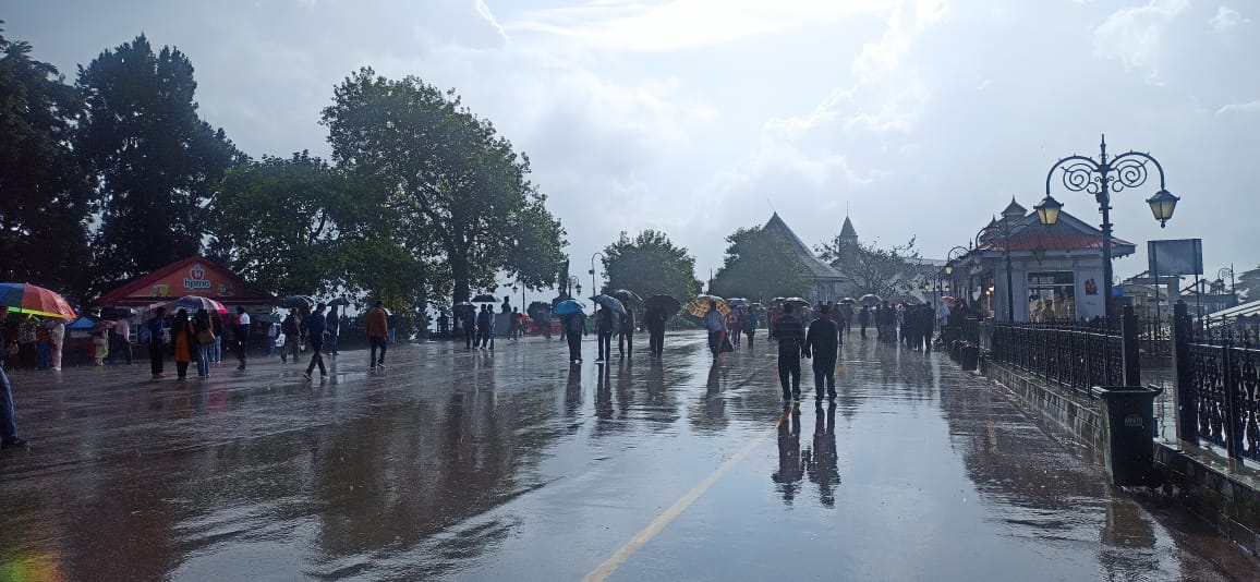 हिमाचल की ऊंची चोटियों पर बर्फबारी, शिमला सहित कई जगह आंधी-वर्षा, तीन दिन तक अलर्ट